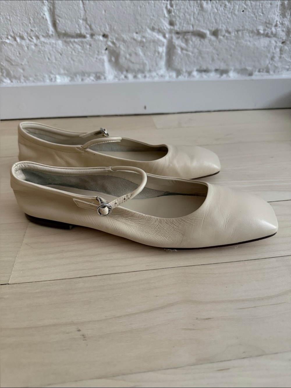 AEYDE size 39 Women's Cream Leather Mary Jane Flats